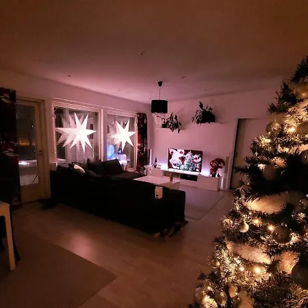 וילה Cozy Villa, Hot Tube And Cinema *