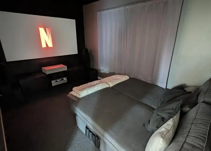 Cozy Villa, Hot Tube And Cinema וילה רובניימי